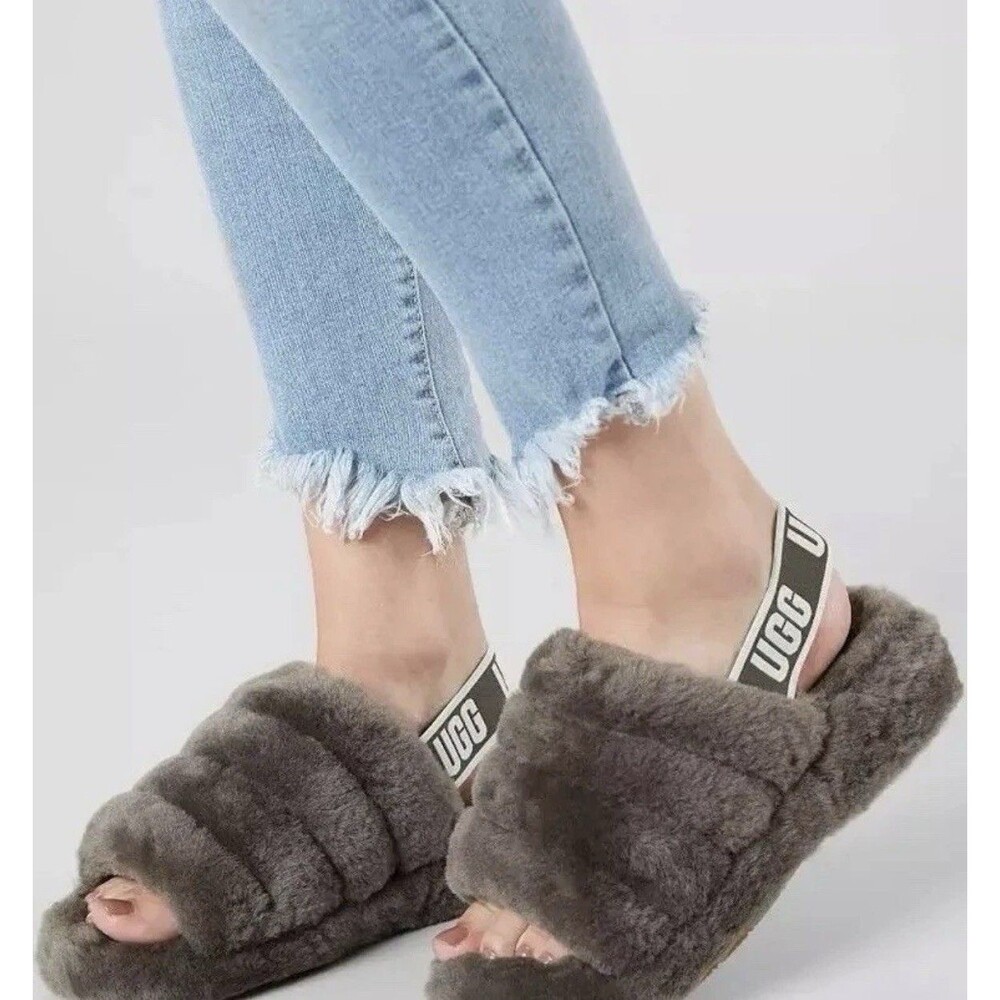 UGG Womens Fluff Yeah Slide Charcoal Grey Sheepskin Fur Sandals Size 7 (1095119)
